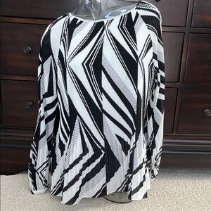Chico's Black and White Geometric Blouse size 2